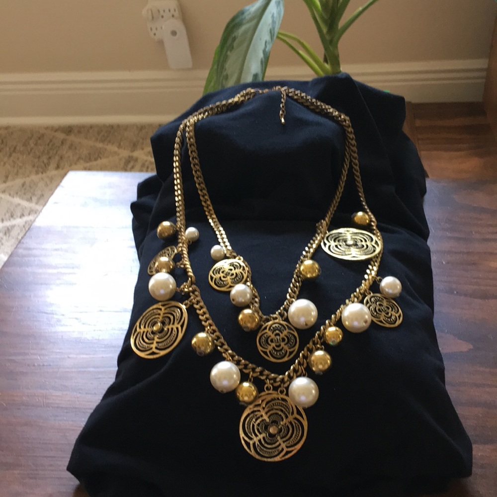 Vintage Gold and Pearl necklace